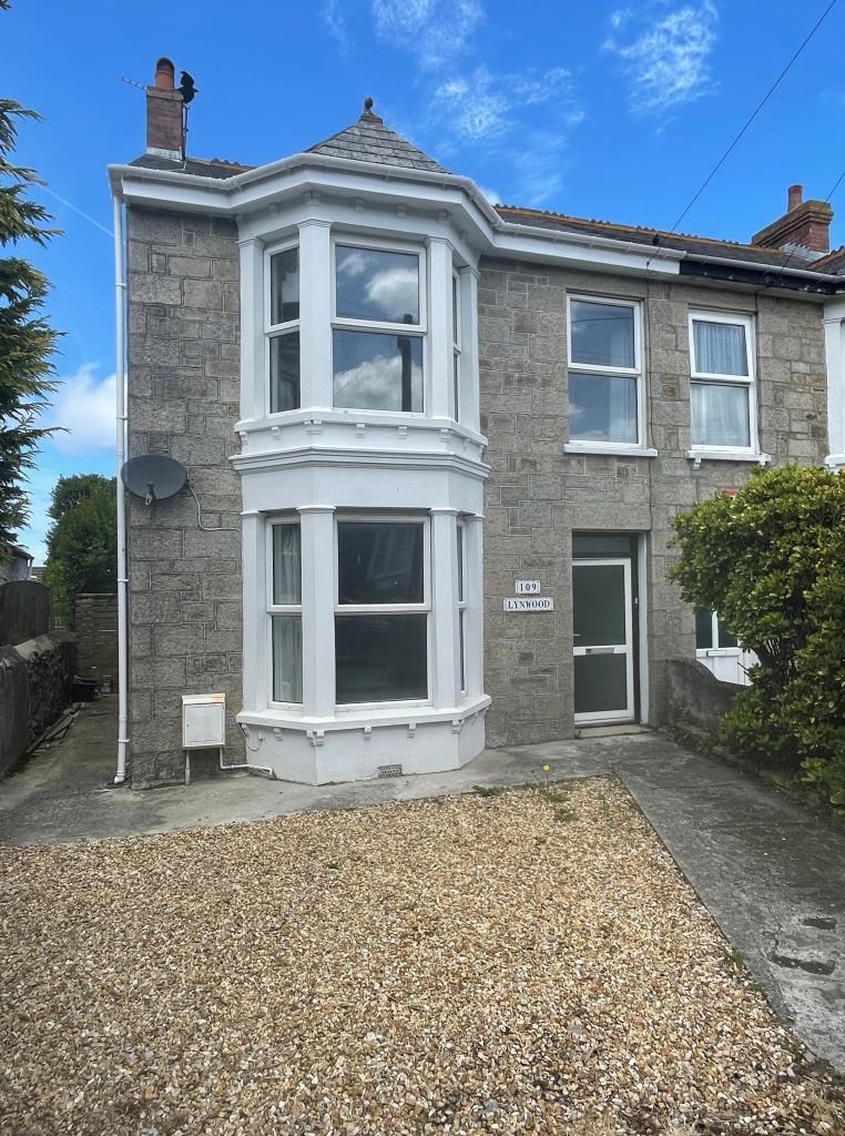 Lot: 102 - BAY FRONTED HOUSE FOR IMPROVEMENT -